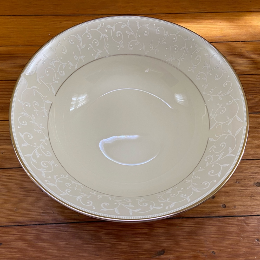 Lenox Pearl Innocence 9” round vegetable bowl